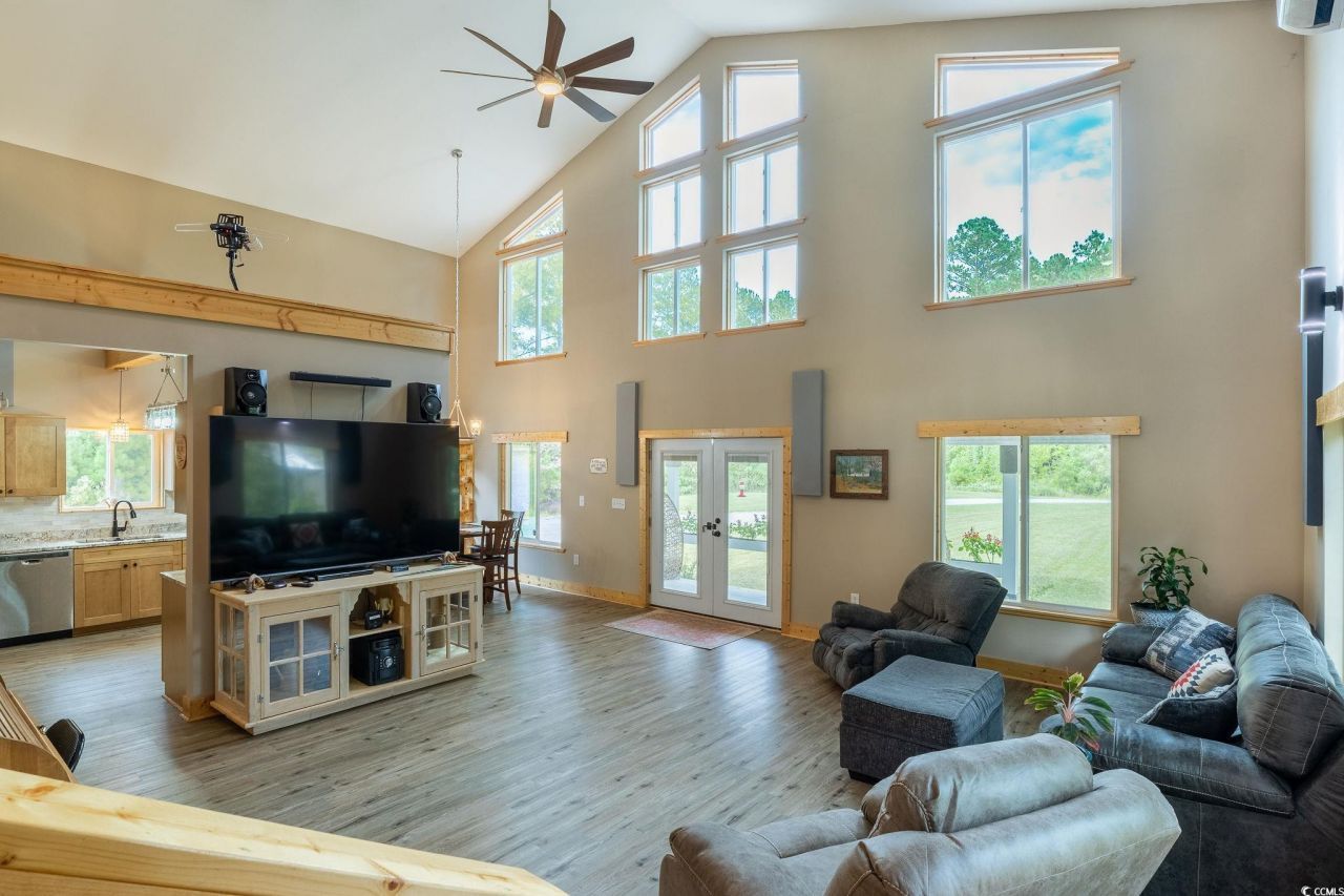 1270 Circle Bay Dr. Photo 5