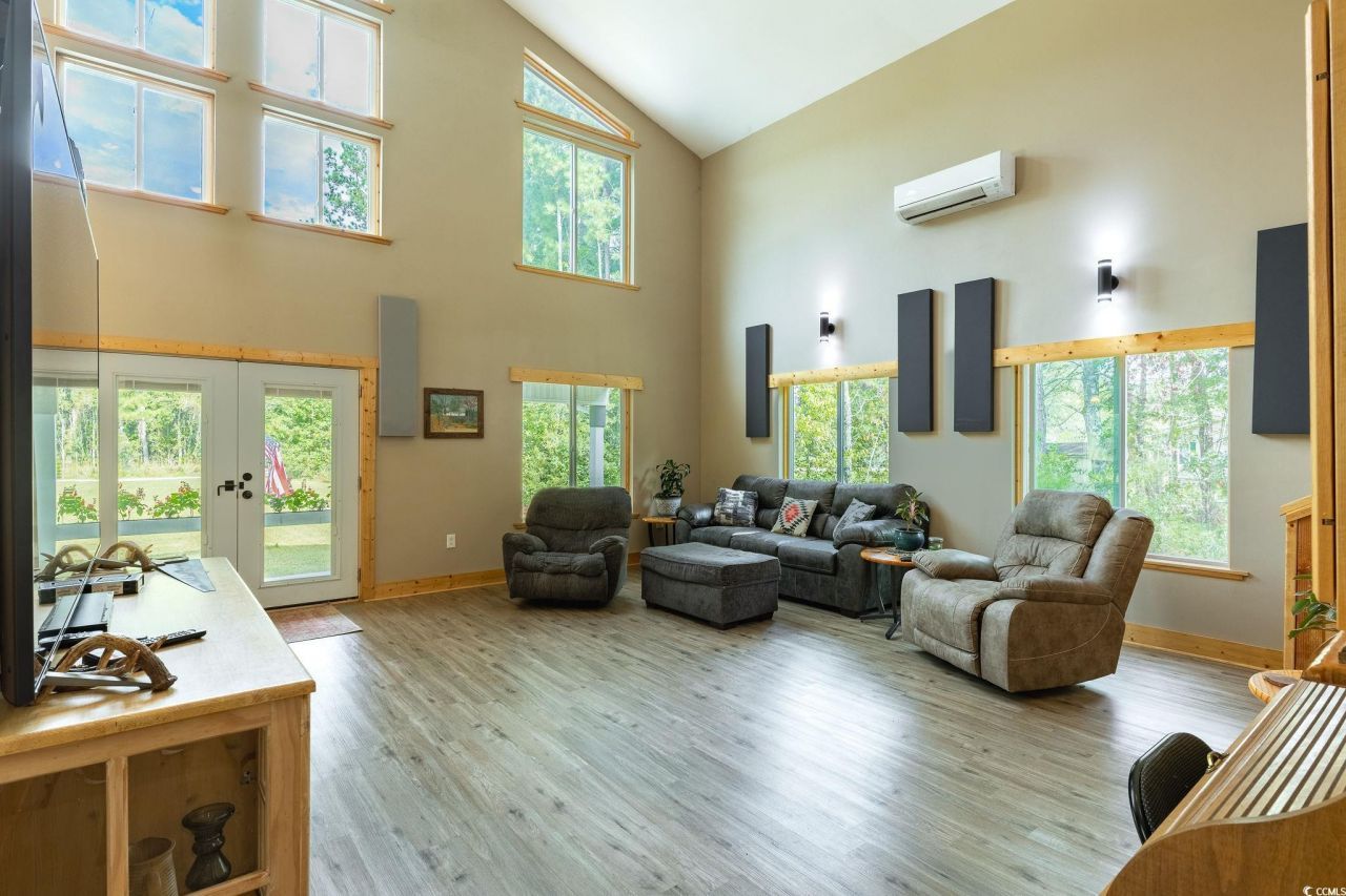 1270 Circle Bay Dr. Photo 6