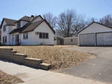 129 Wilson Avenue SE, Saint Cloud, MN 56304