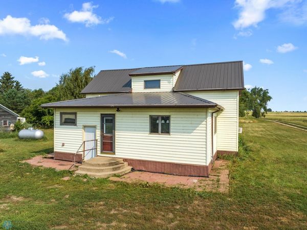 860 23rd Street NE, Drake, ND 58736