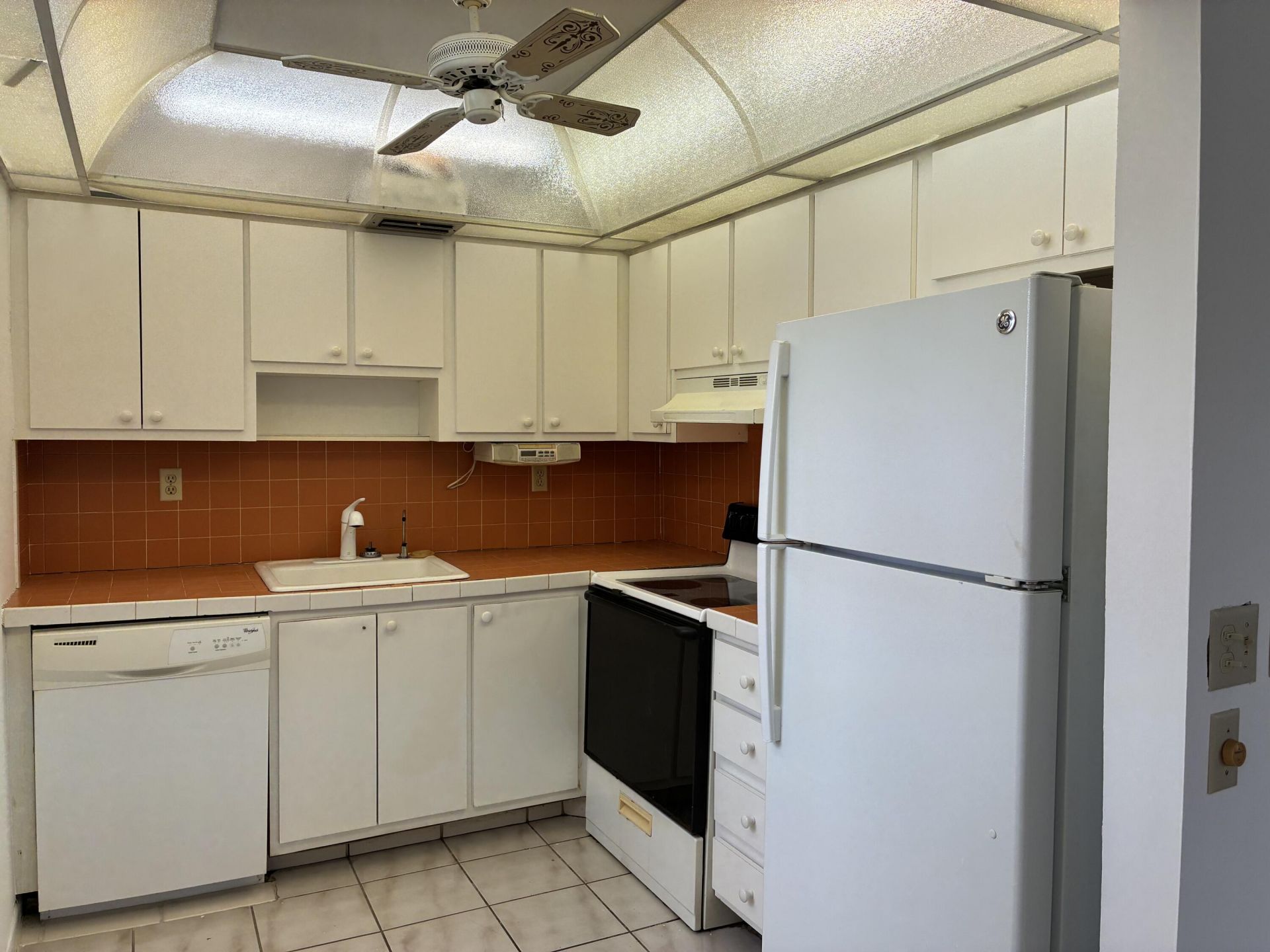574 Burgundy L, Unit 574, Delray Beach, FL 33484 Photo