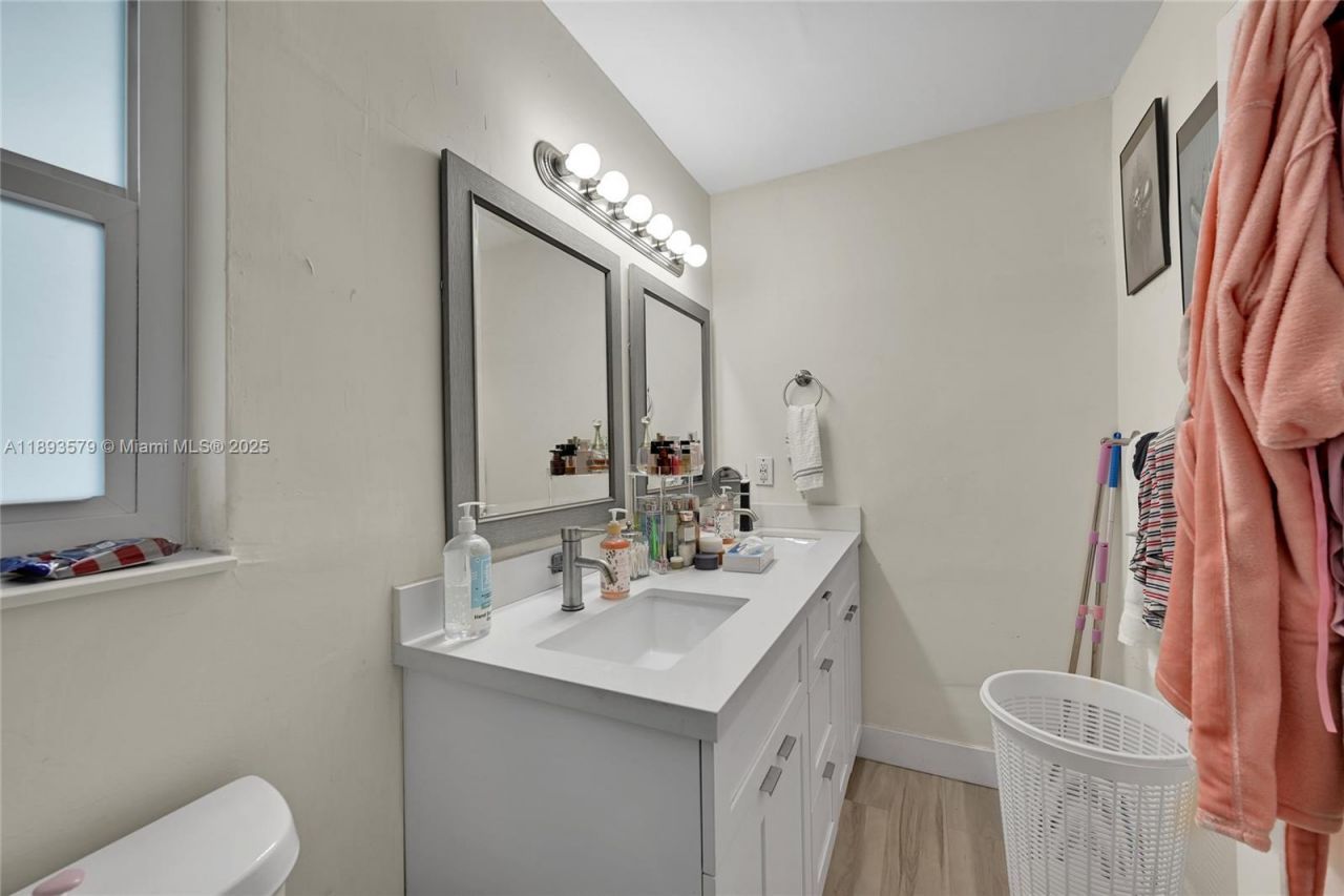 311 NW 201st St, Miami Gardens, FL 33169 Photo