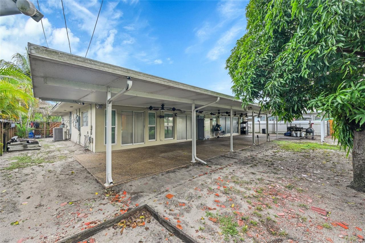 311 NW 201st St, Miami Gardens, FL 33169 Photo