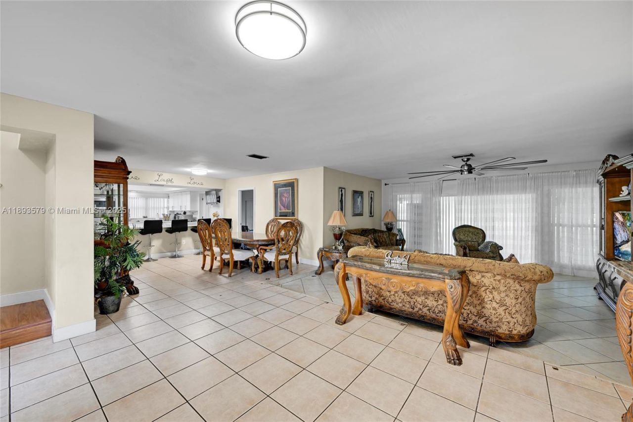 311 NW 201st St, Miami Gardens, FL 33169 Photo