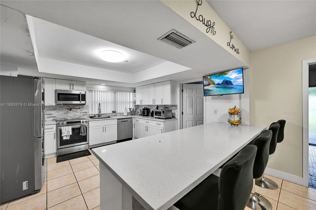 311 NW 201st St, Miami Gardens, FL 33169 Photo