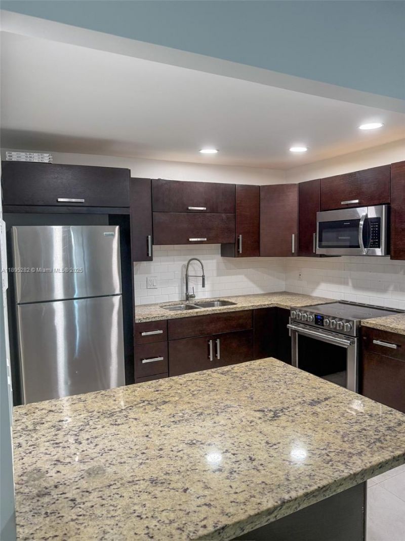 7051 Environ Blvd, Unit 431, Lauderhill, FL 33319 Photo