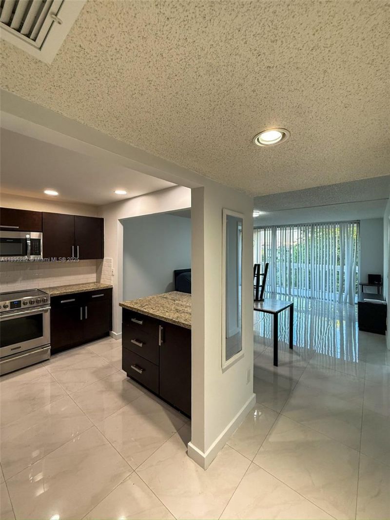 7051 Environ Blvd, Unit 431, Lauderhill, FL 33319 Photo