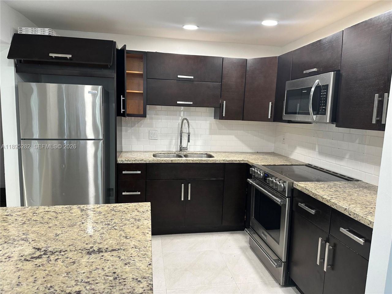 7051 Environ Blvd, Unit 431, Lauderhill, FL 33319 Photo