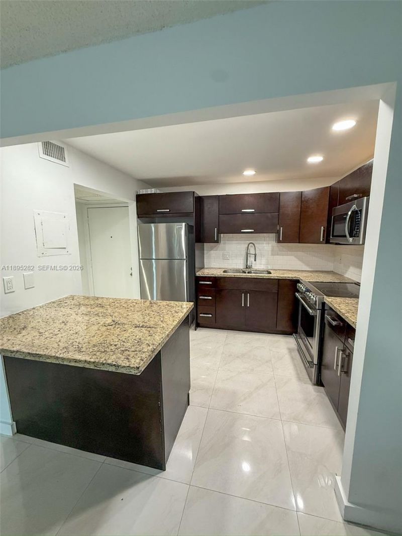 7051 Environ Blvd, Unit 431, Lauderhill, FL 33319 Photo