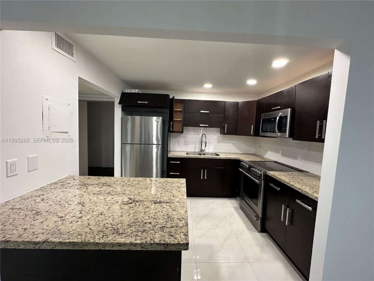 7051 Environ Blvd, Unit 431, Lauderhill, FL 33319 Photo