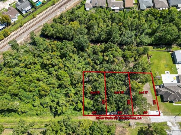 436 RIVER OAKS Drive, Destrehan, LA 70047