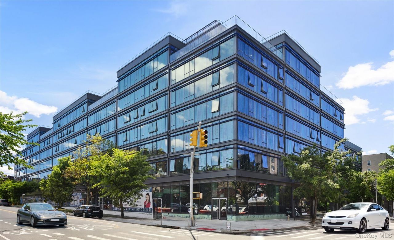 38-20 Parsons Boulevard, Unit 409, Flushing, NY 11354 Main Photo