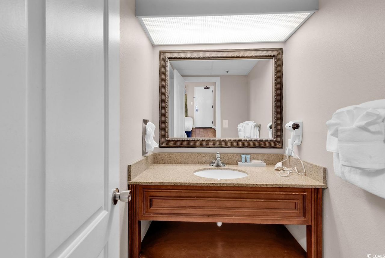 6804 N Ocean Blvd. Photo 8