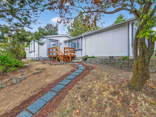 128 E Persimmon St, Genesee, ID 83832