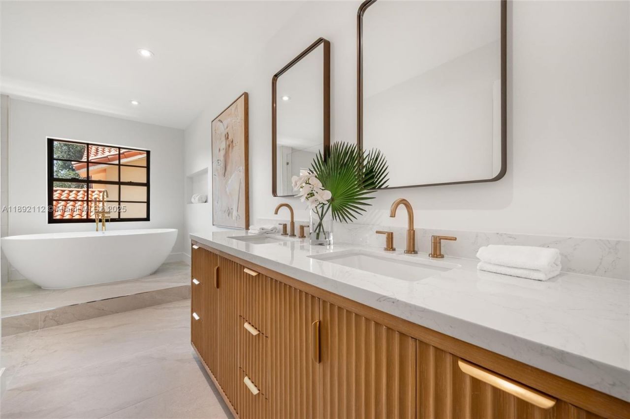 4040 Palmarito St, Coral Gables, FL 33146 Photo