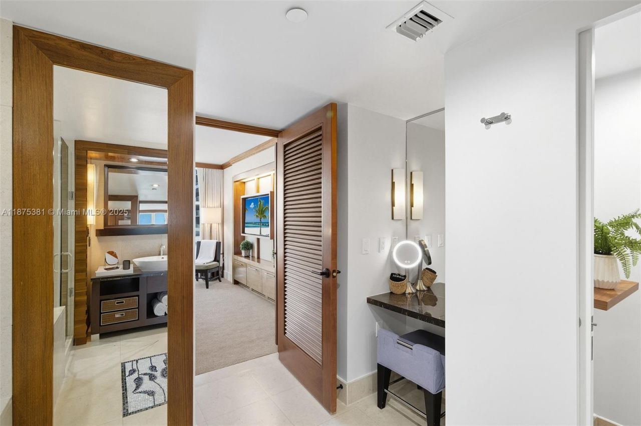 Please Call For Address, Unit 705, Miami Beach, FL 33141 Photo
