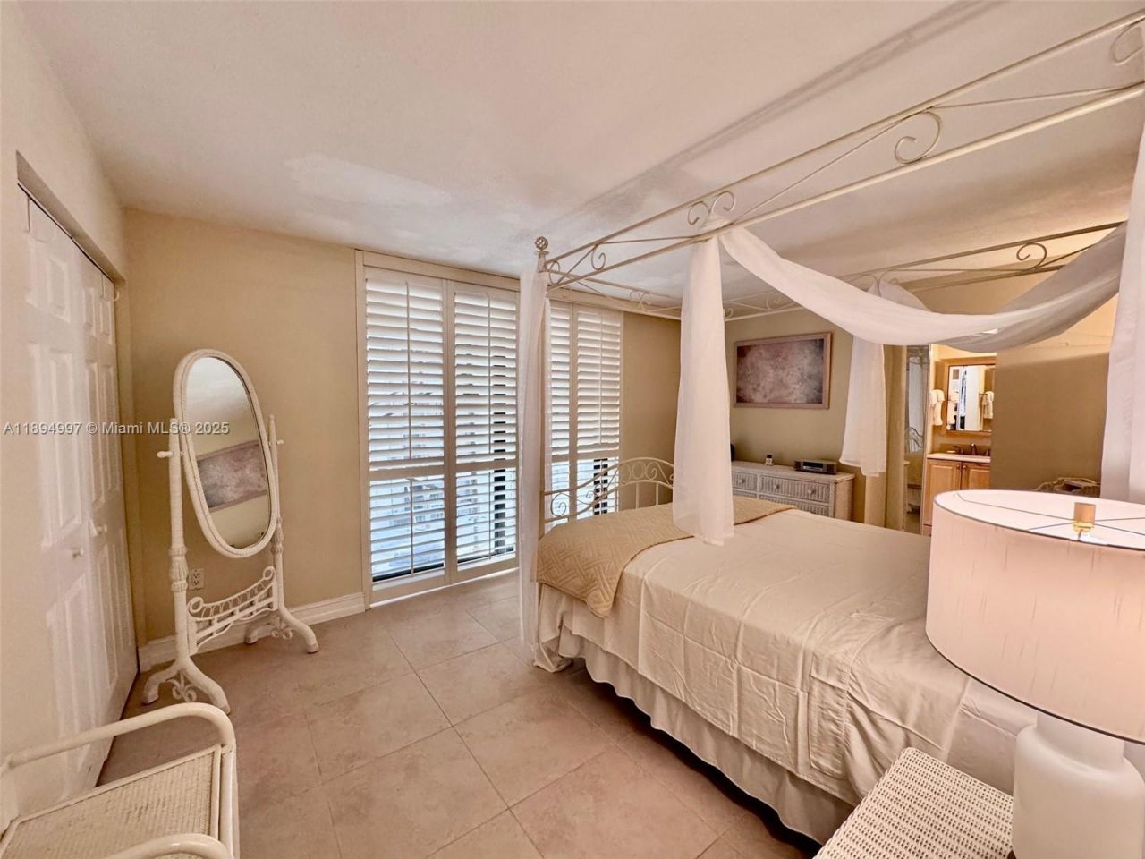 6061 Collins Ave, Unit 10C, Miami Beach, FL 33140 Photo