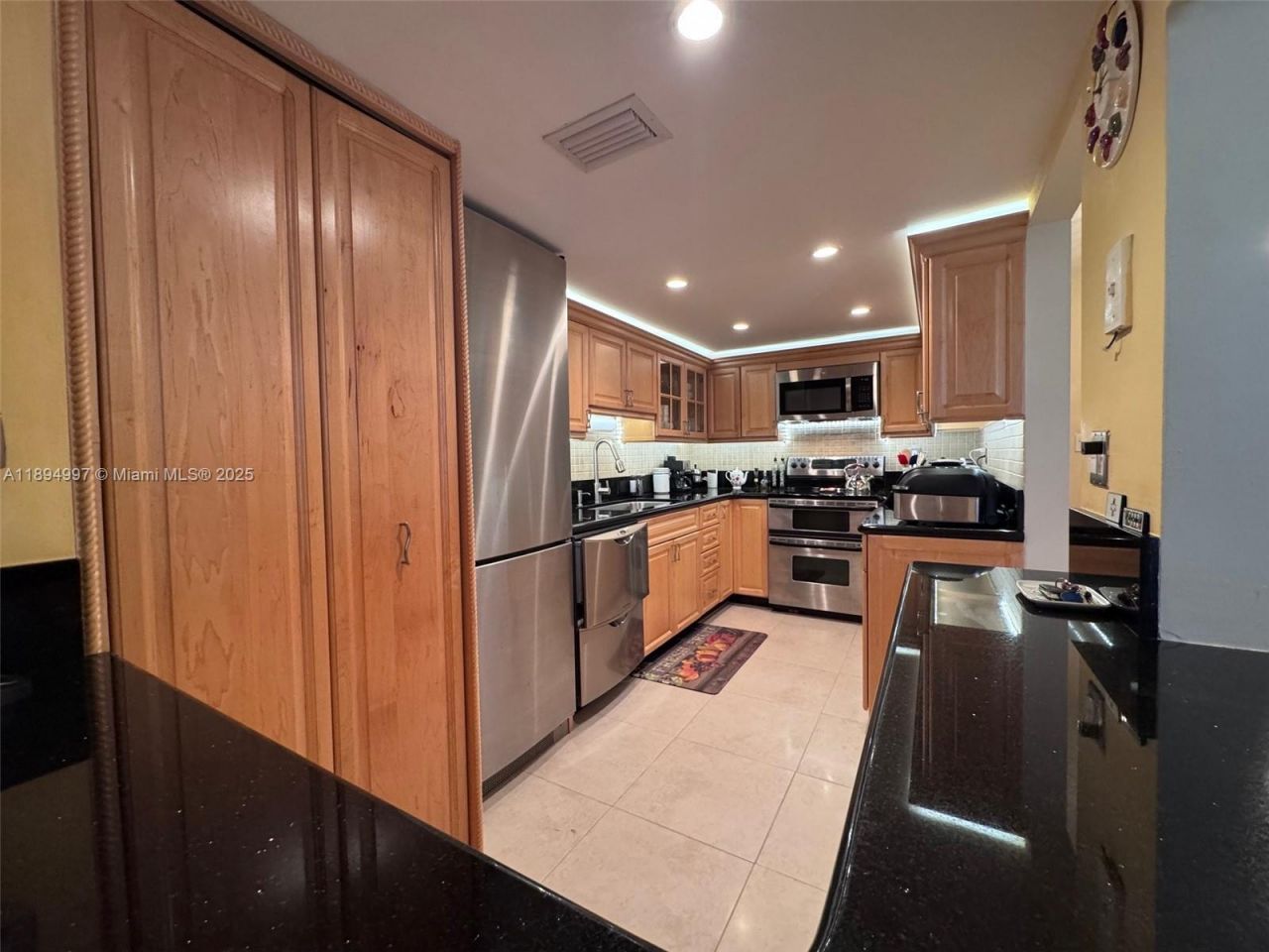 6061 Collins Ave, Unit 10C, Miami Beach, FL 33140 Photo