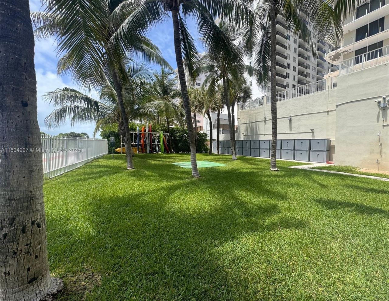 6061 Collins Ave, Unit 10C, Miami Beach, FL 33140 Photo