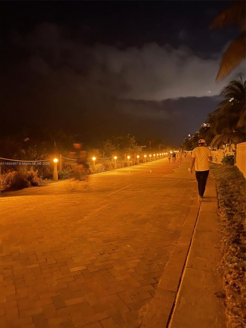 6061 Collins Ave, Unit 10C, Miami Beach, FL 33140 Photo