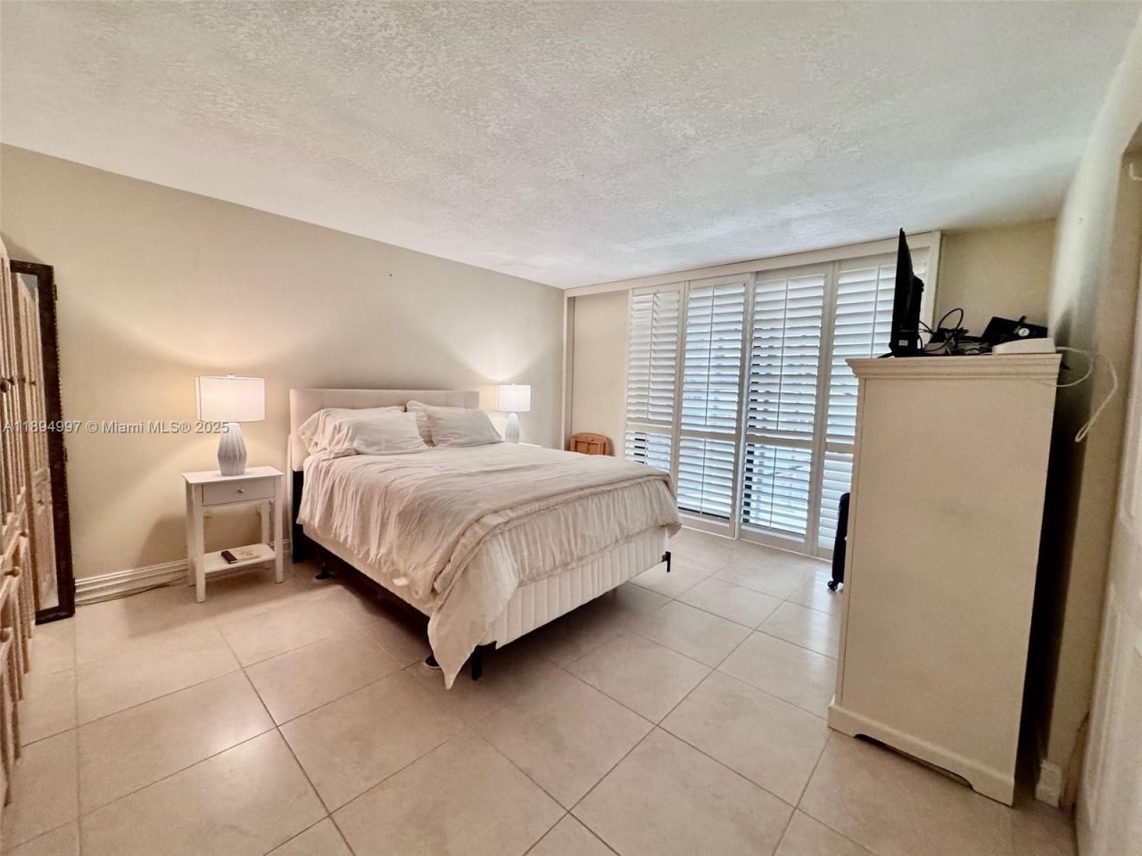6061 Collins Ave, Unit 10C, Miami Beach, FL 33140 Photo