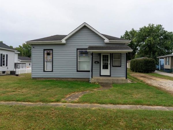 220 E North Street, Roodhouse, IL 62082