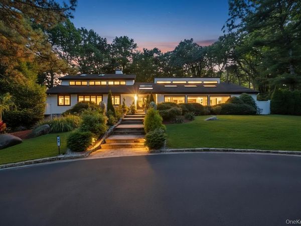 30 Fox Hollow Ridings Road, Northport, NY 11768