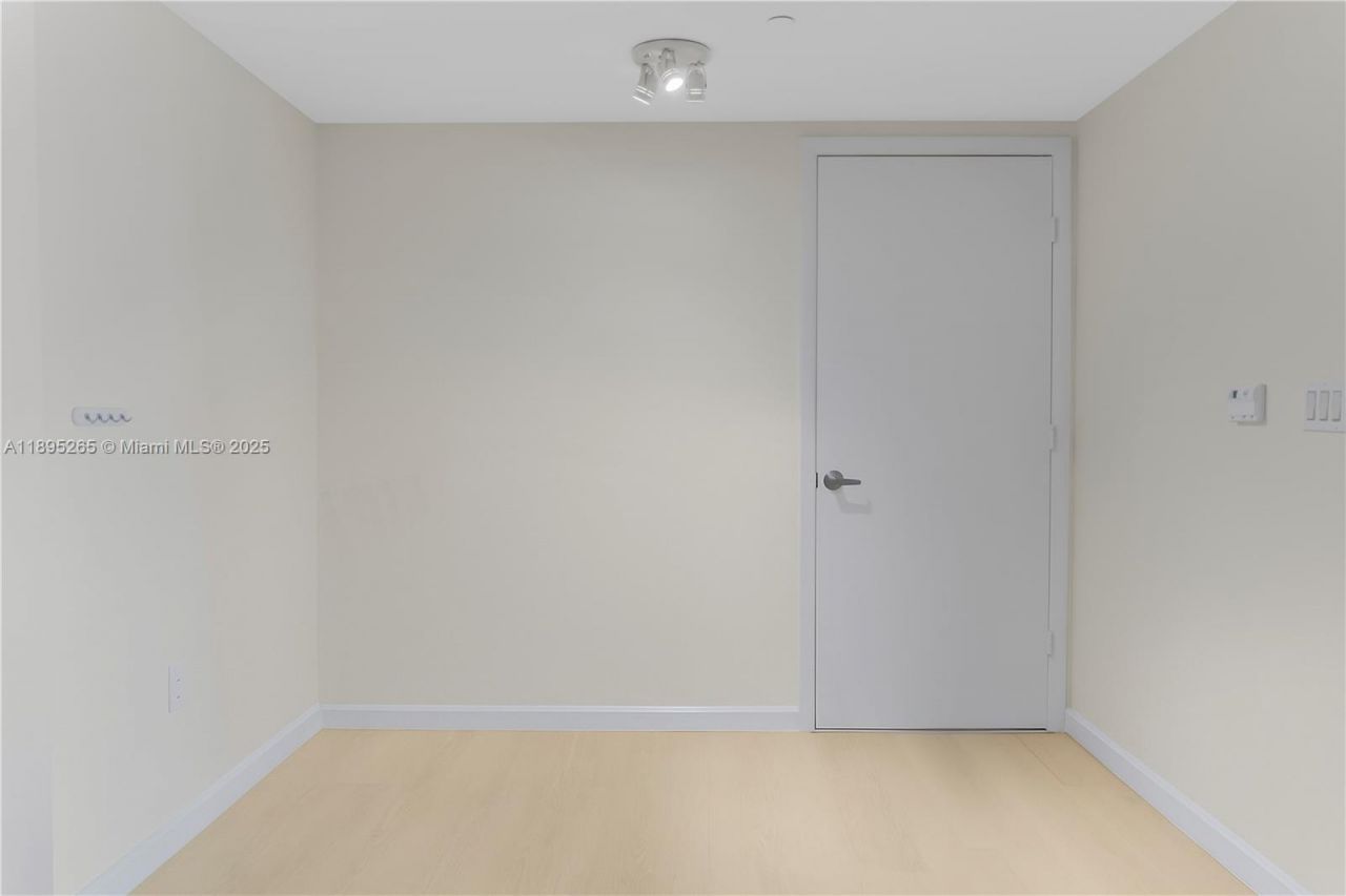 50 Biscayne Blvd, Unit 1505, Miami, FL 33132 Photo