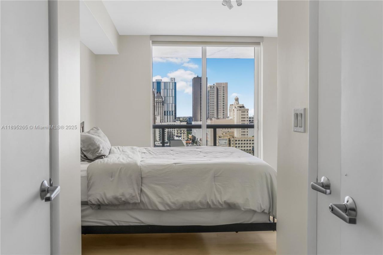 50 Biscayne Blvd, Unit 1505, Miami, FL 33132 Photo