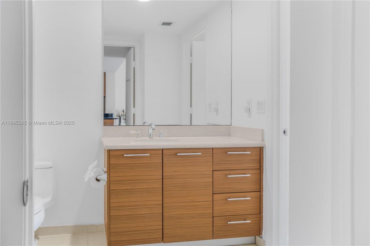 50 Biscayne Blvd, Unit 1505, Miami, FL 33132 Photo