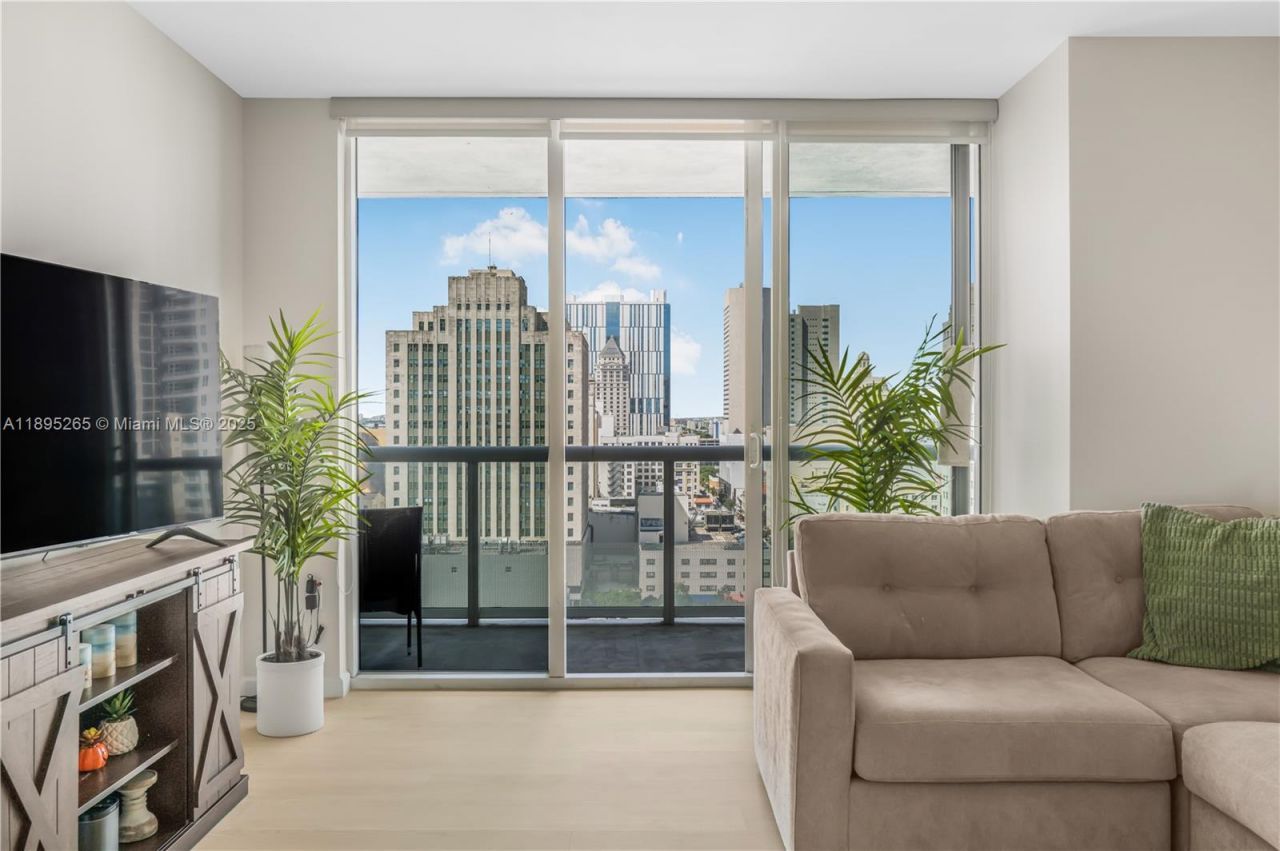 50 Biscayne Blvd, Unit 1505, Miami, FL 33132 Photo