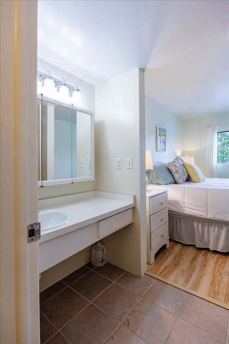 1250 Tennisplace Ct, Unit C25, Sanibel, FL 33957 Photo