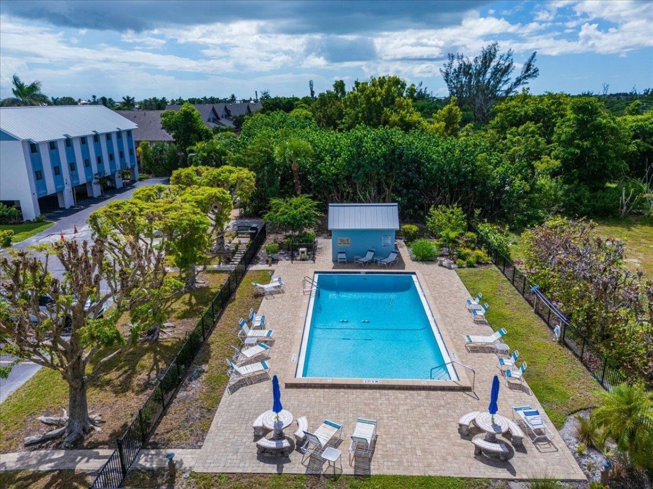 1250 Tennisplace Ct, Unit C25, Sanibel, FL 33957 Photo