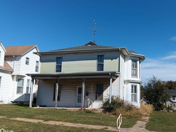 810 S 14Th Street, Burlington, IA 52601
