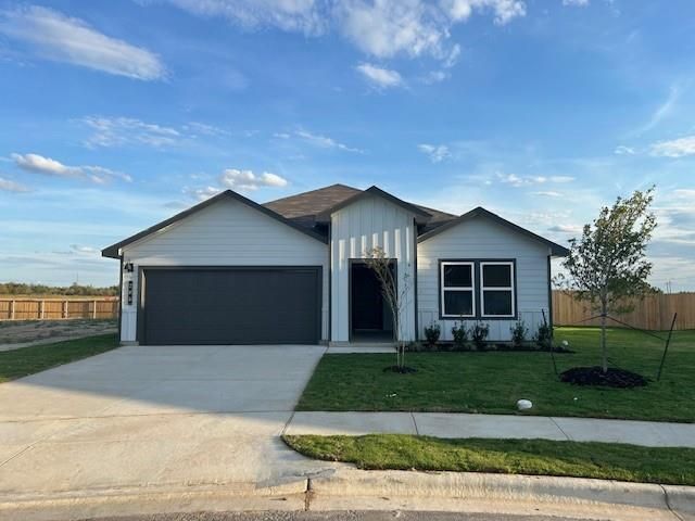 206 Perry Pl, Rockdale, TX 76567 Main Photo