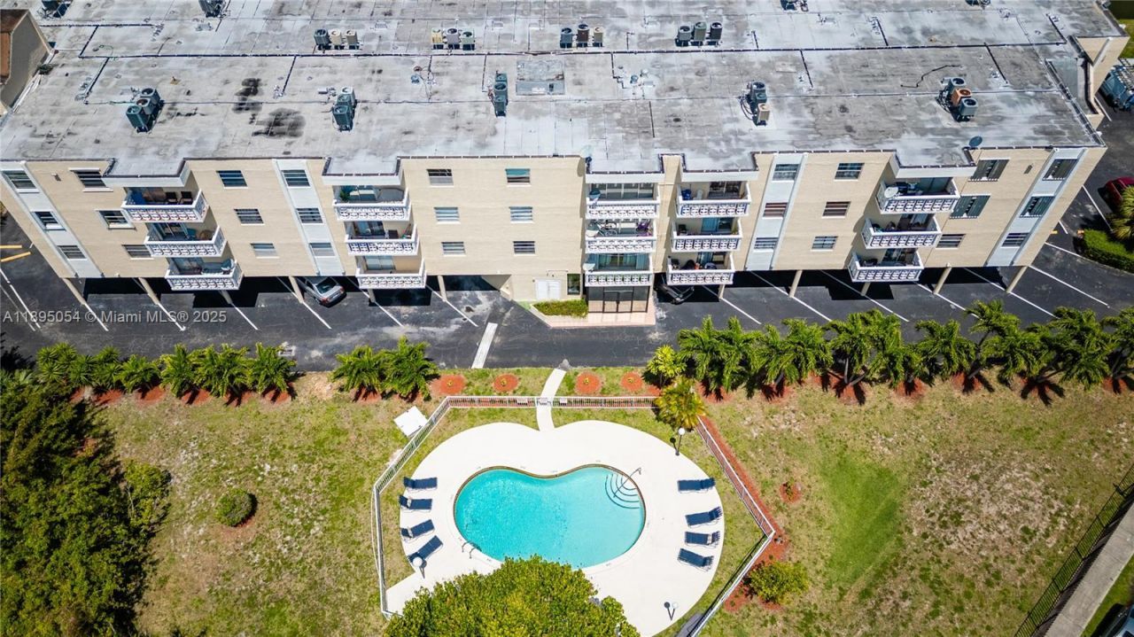 1801 NE 140th St, Unit 306, North Miami, FL 33181 Photo