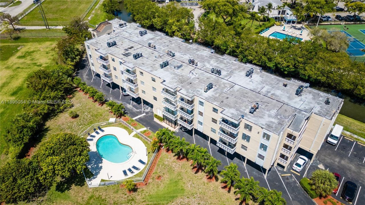 1801 NE 140th St, Unit 306, North Miami, FL 33181 Photo