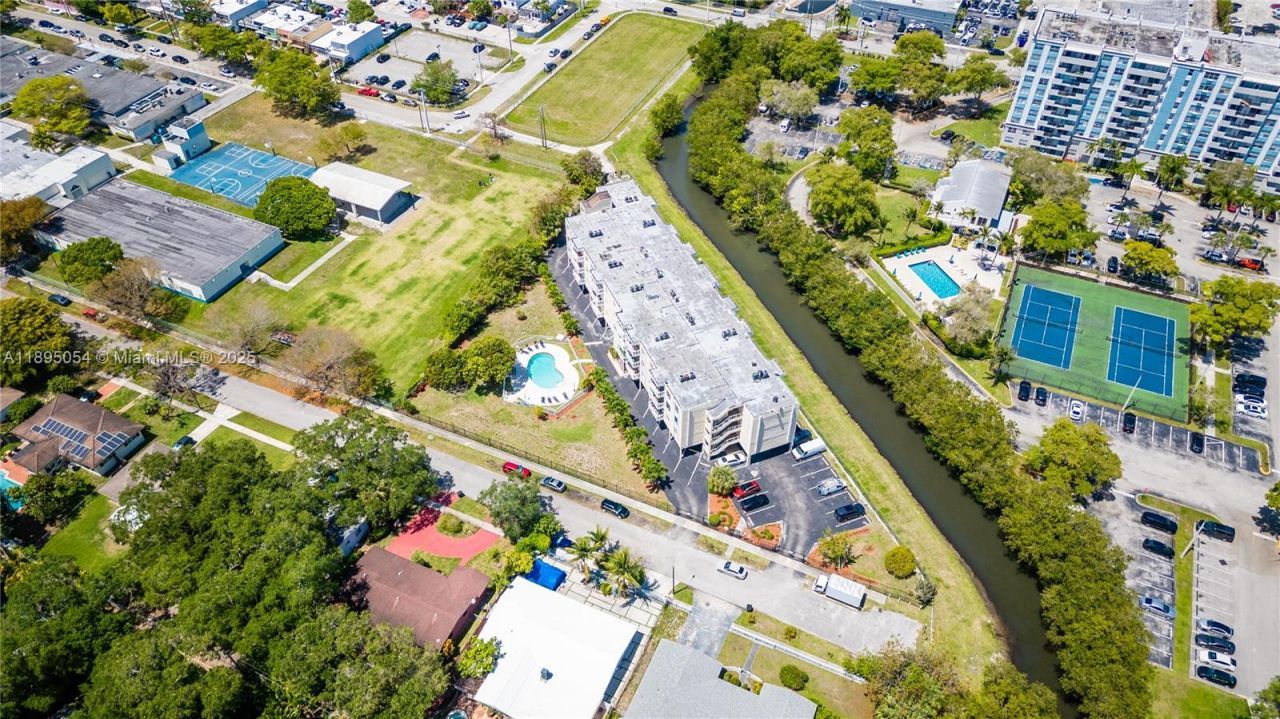 1801 NE 140th St, Unit 306, North Miami, FL 33181 Photo