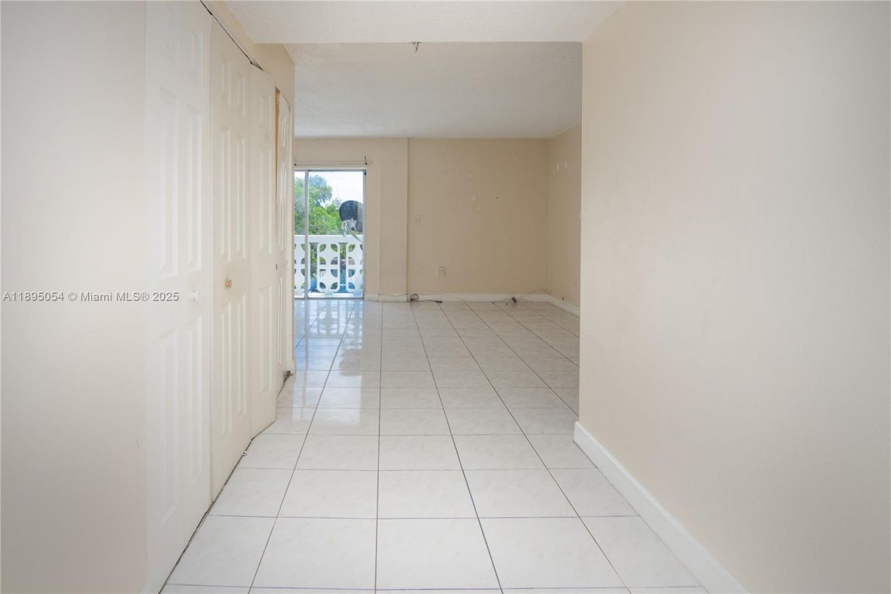 1801 NE 140th St, Unit 306, North Miami, FL 33181 Photo