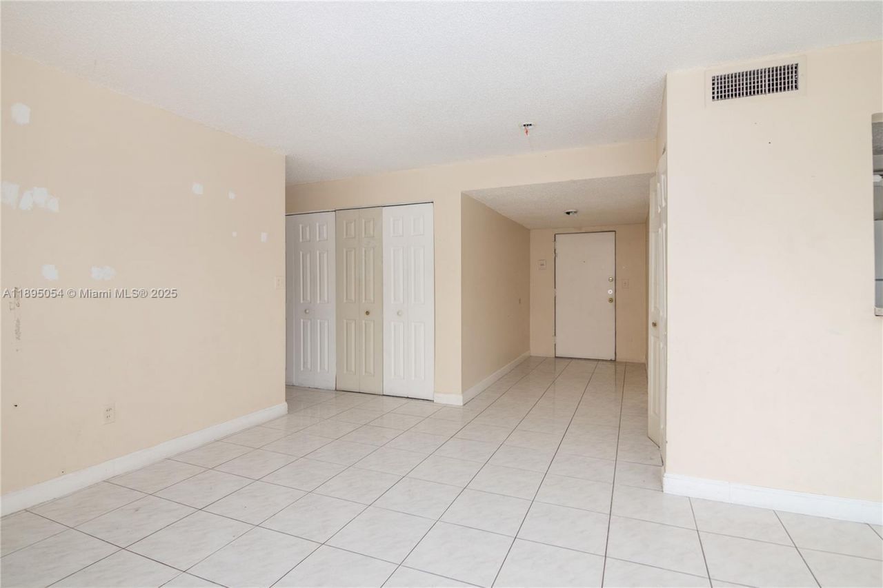 1801 NE 140th St, Unit 306, North Miami, FL 33181 Photo