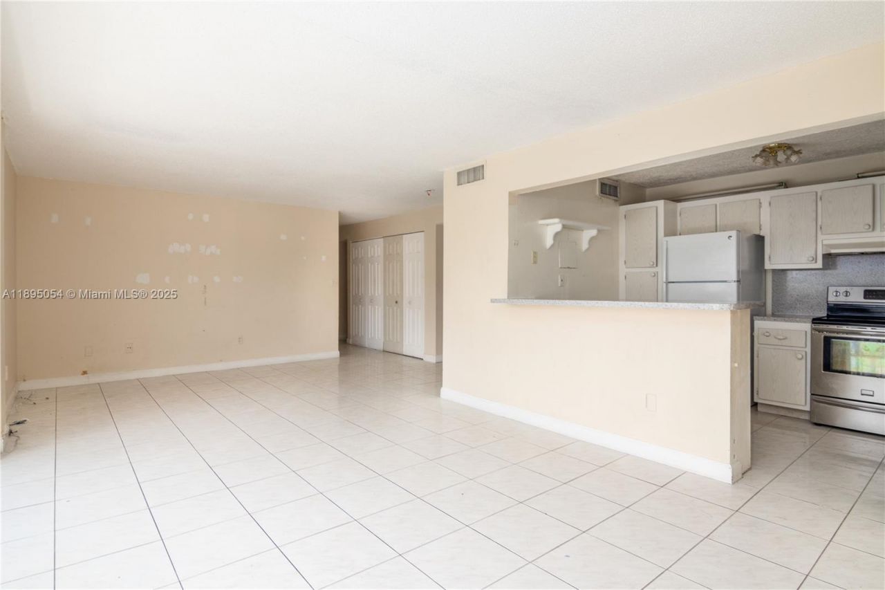 1801 NE 140th St, Unit 306, North Miami, FL 33181 Photo