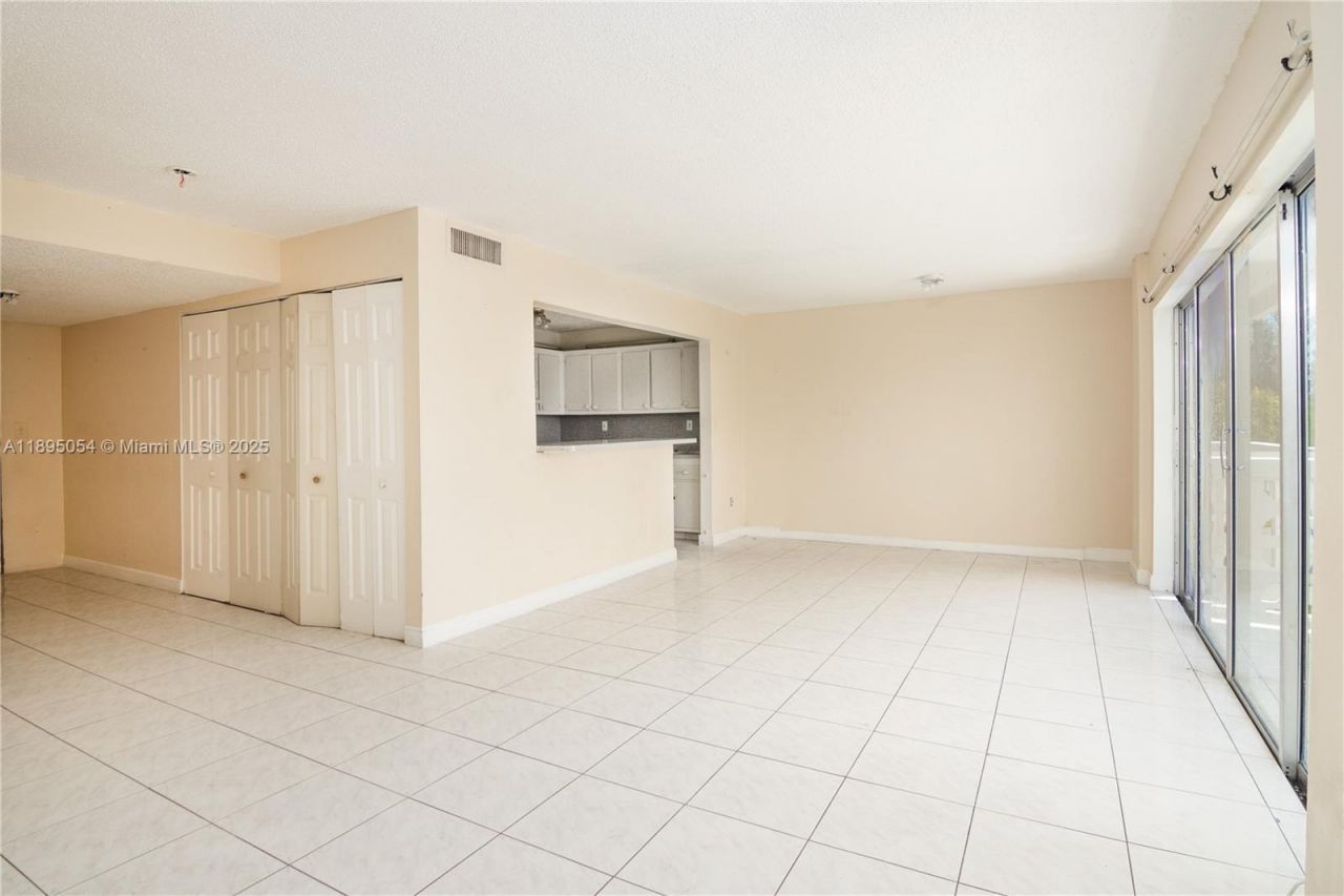 1801 NE 140th St, Unit 306, North Miami, FL 33181 Photo