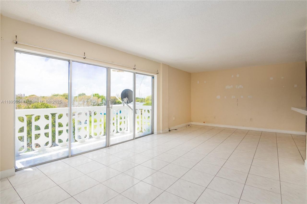 1801 NE 140th St, Unit 306, North Miami, FL 33181 Photo