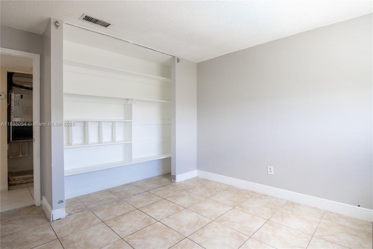 1801 NE 140th St, Unit 306, North Miami, FL 33181 Photo