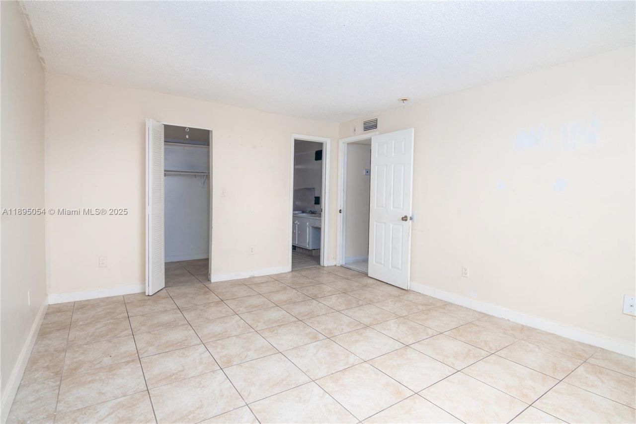 1801 NE 140th St, Unit 306, North Miami, FL 33181 Photo