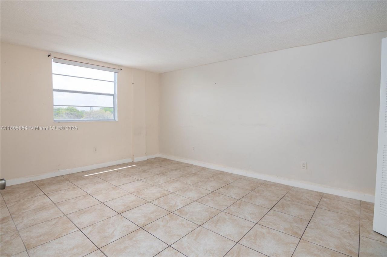 1801 NE 140th St, Unit 306, North Miami, FL 33181 Photo