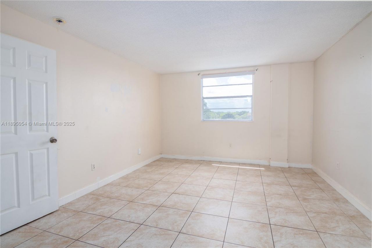 1801 NE 140th St, Unit 306, North Miami, FL 33181 Photo
