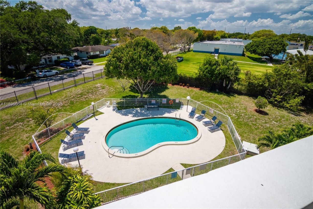 1801 NE 140th St, Unit 306, North Miami, FL 33181 Photo