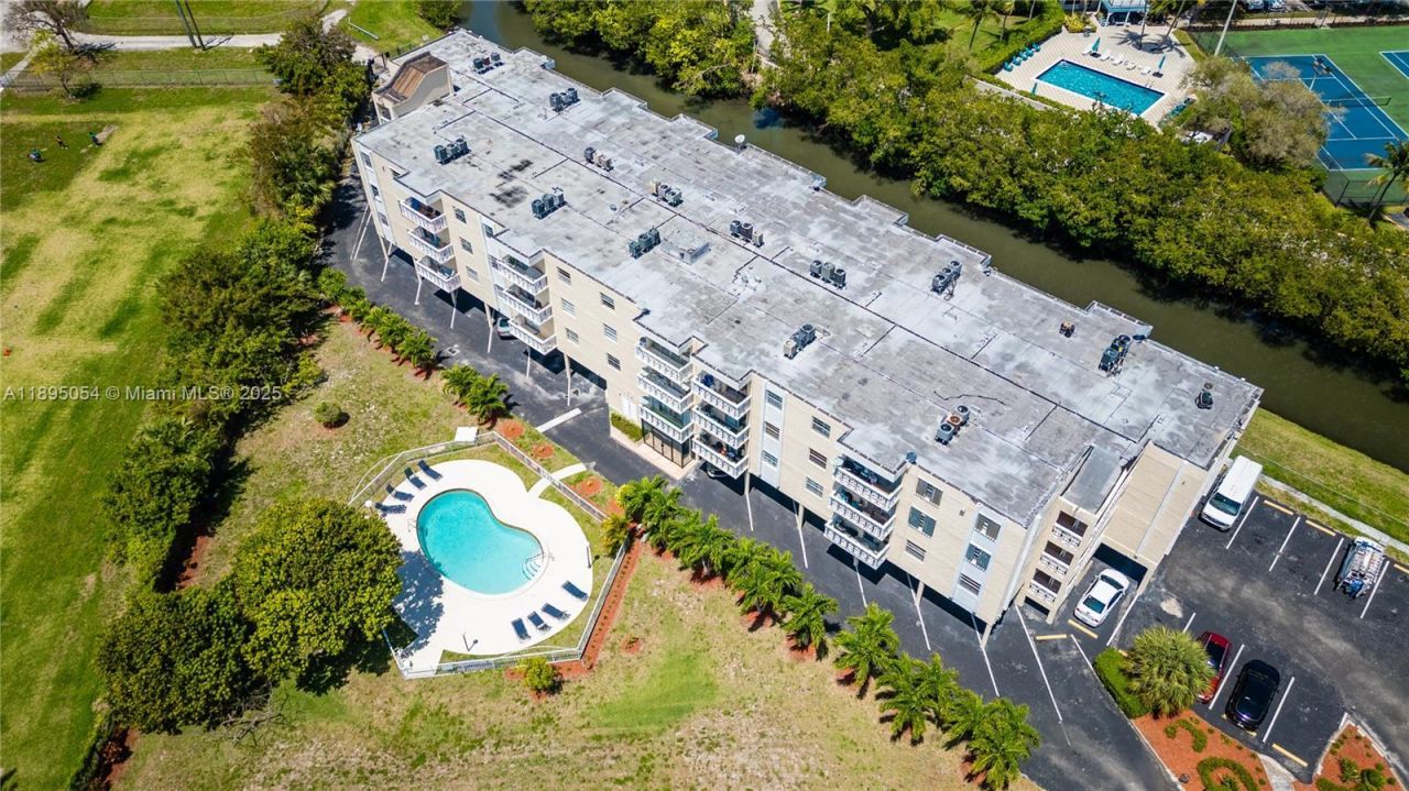 1801 NE 140th St, Unit 306, North Miami, FL 33181 Photo