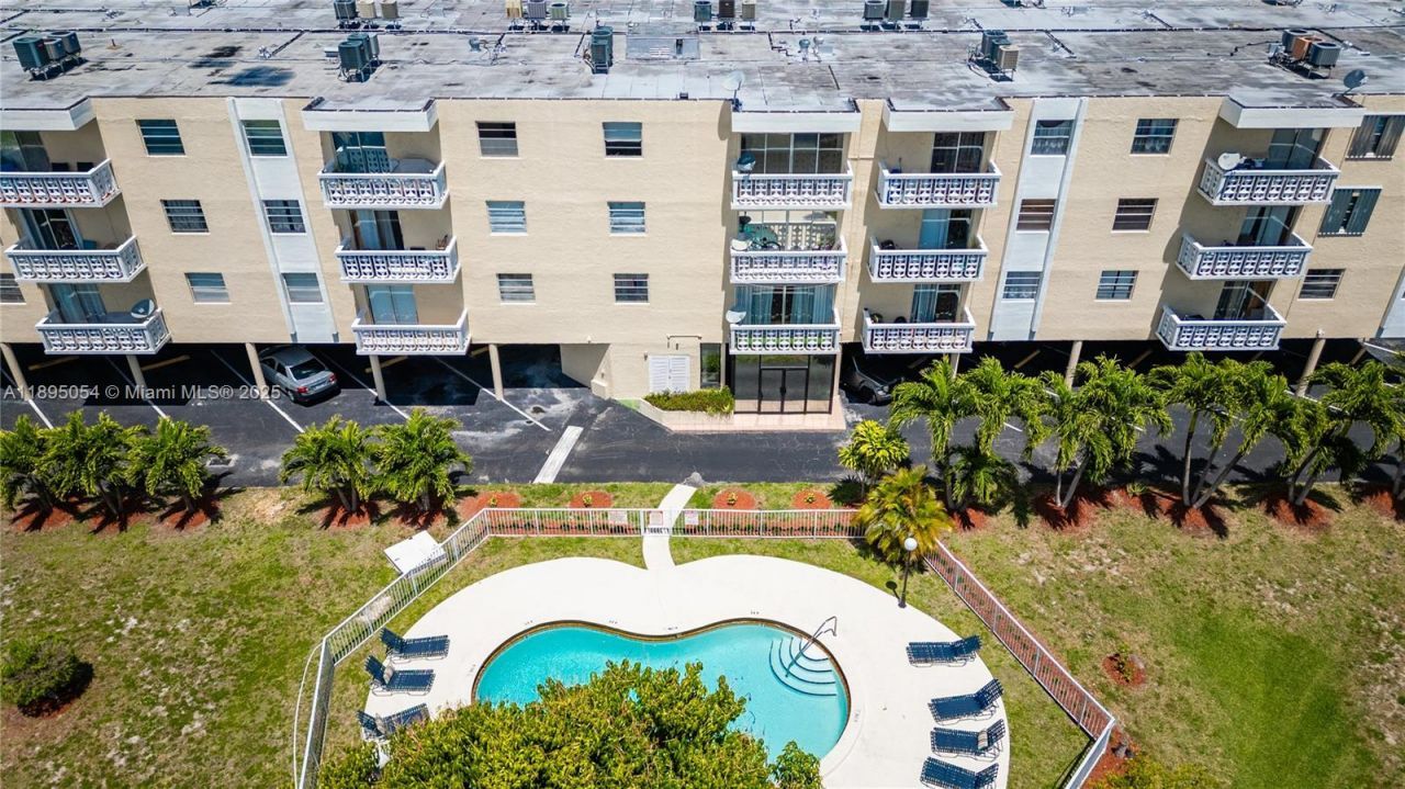 1801 NE 140th St, Unit 306, North Miami, FL 33181 Photo
